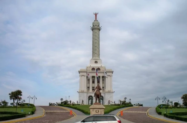 Monumento Heroes Restauracion de Santiago